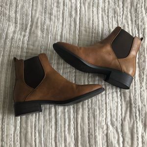 Loft // Chelsea Boots